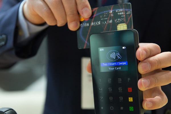 Paying with a mobile POS